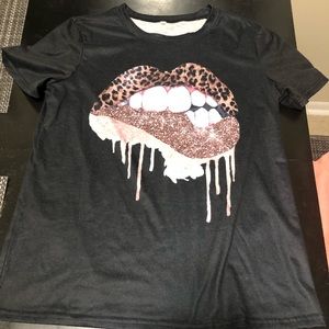 Medium sassy black lip shirt